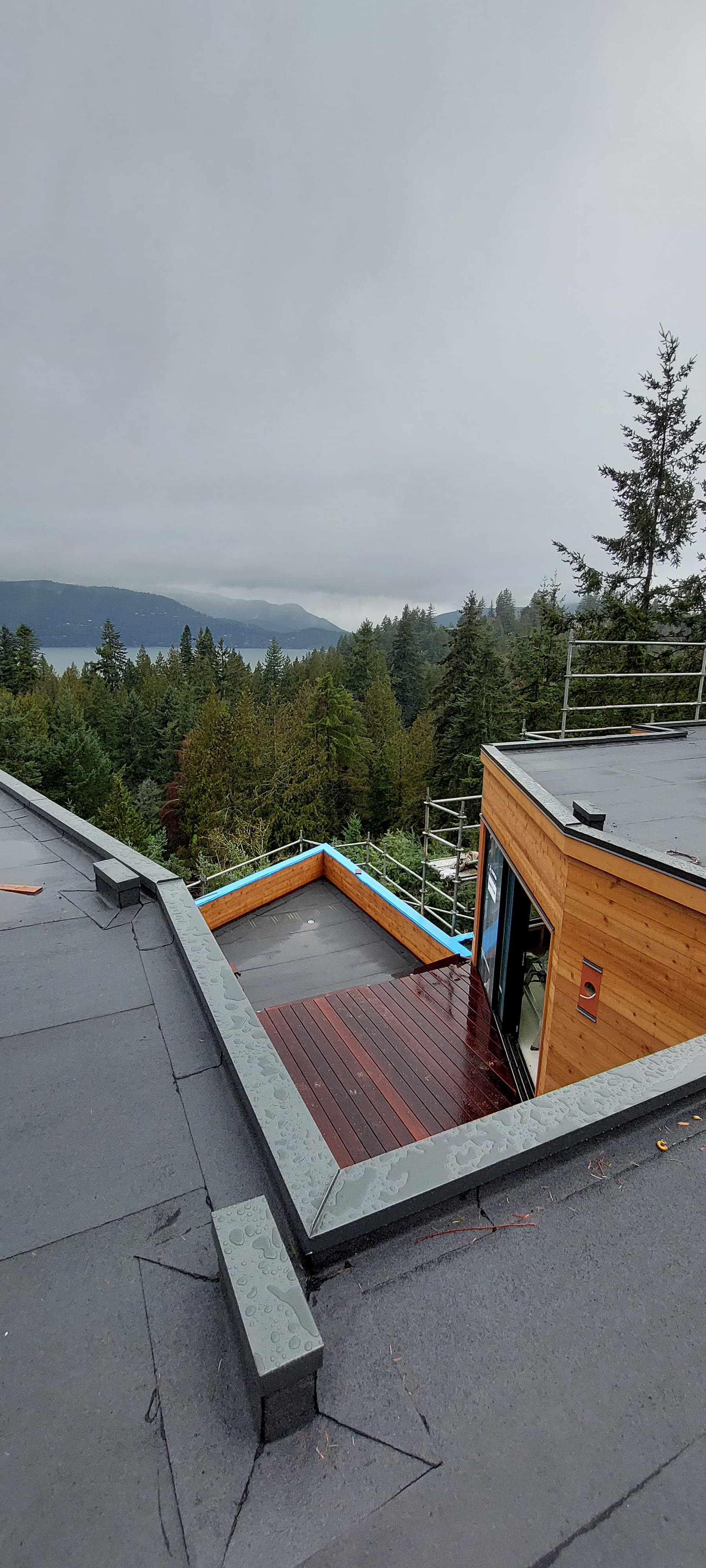 Through-wall flashing at foundation-siding junction by Tomron Construction in Maple Ridge, BC